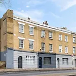 Modern 4 Bedroom Townhouse In London