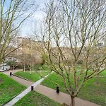 Modern 4 Bedroom Townhouse In London