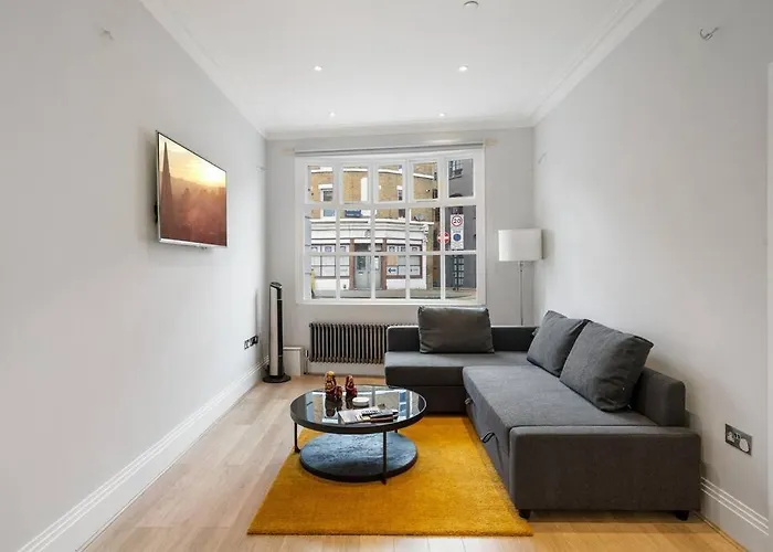 Modern 4 Bedroom Townhouse In London
