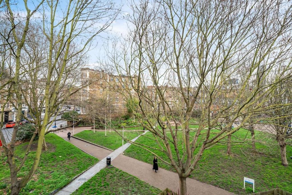 Modern 4 Bedroom Townhouse In Apartament *