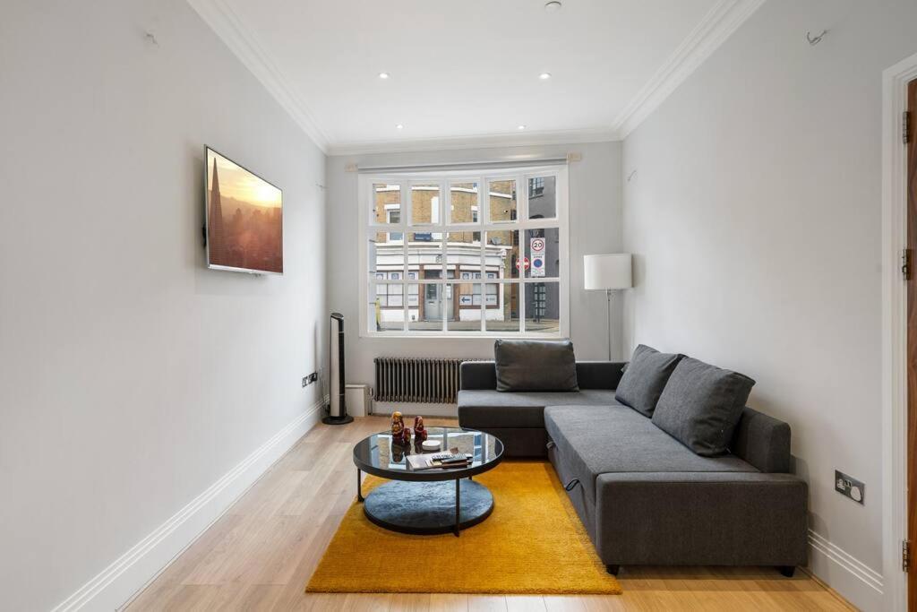 Modern 4 Bedroom Townhouse In * Londra